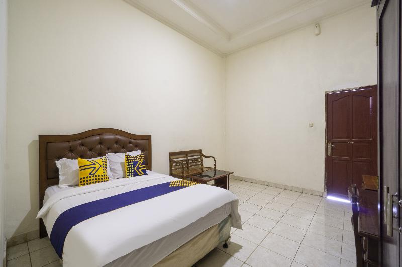 SPOT ON 3978 Hotel Danau Indah - Oda