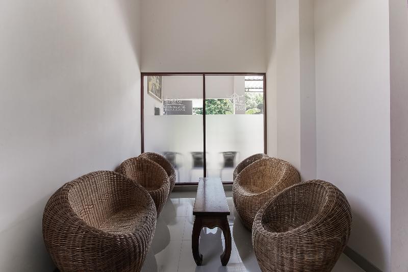 3935 Artha Ambarukmo Exclusive - Lobi