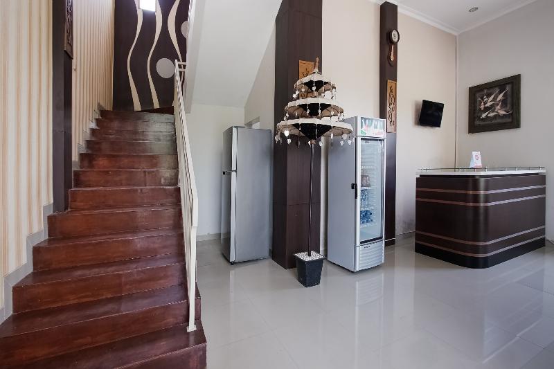 3935 Artha Ambarukmo Exclusive - Lobi