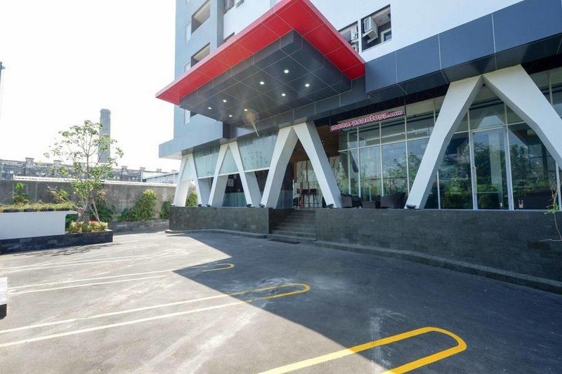 Formerly RedDoorz near Exit Toll Colomadu - Genel
