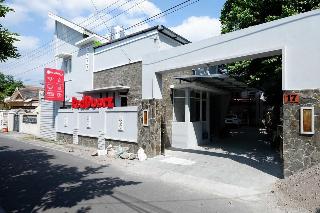 Formerly RedDoorz near Solo Square 3 otel fotoğrafı