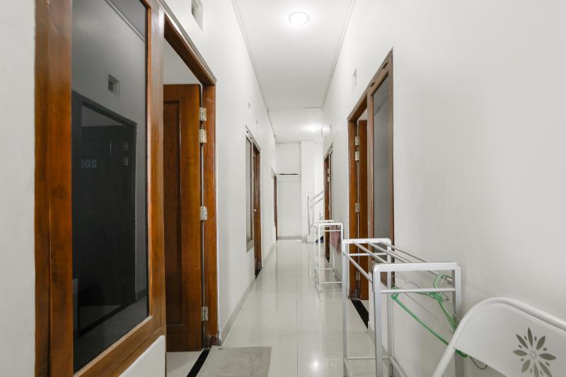 3838 Tamansari Guest House - Lobi