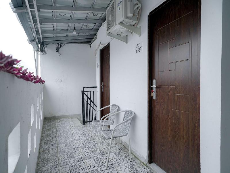 Formerly RedDoorz Syariah near Exit Toll Puncak - Lobi