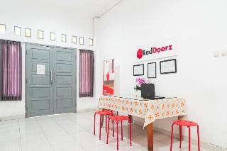 Formerly RedDoorz Syariah near Grand Galaxy Park otel fotoğrafı