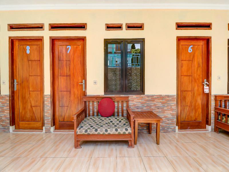 3879 Villa Sari Intan - Lobi