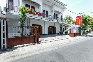 Formerly RedDoorz near Puro Mangkunegaran otel fotoğrafı