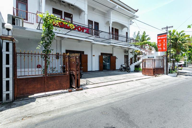 Formerly RedDoorz near Puro Mangkunegaran - Genel