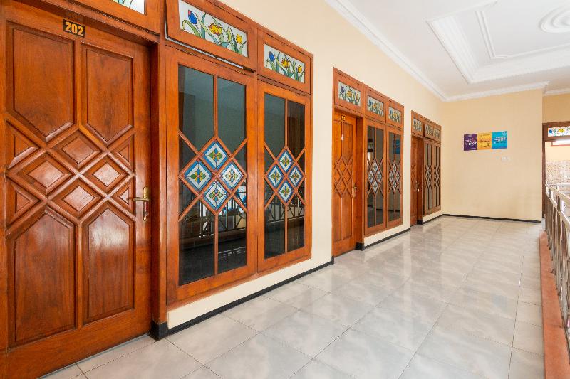 SPOT ON 2689 Safira Family Residence Syariah - Genel