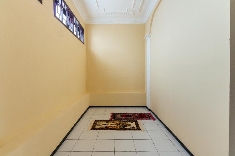 SPOT ON 2689 Safira Family Residence Syariah - Genel