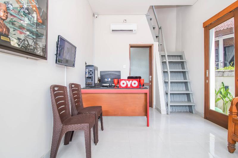 OYO 3307 Ayudia Guesthouse - Lobi