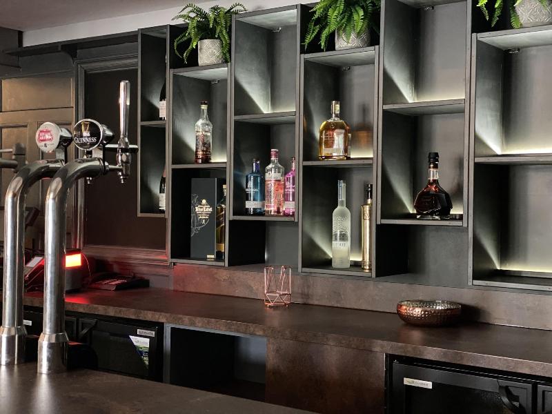 Cave Castle & Country Club - Bar