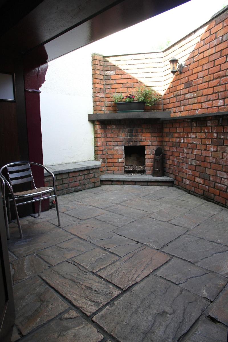 5 Corners Guest Inn - Bar