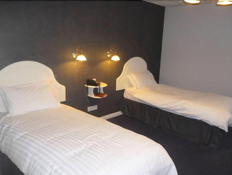 5 Corners Guest Inn - Oda