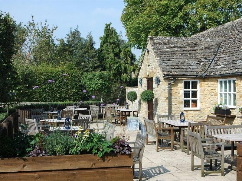 The White Horse Inn - Genel