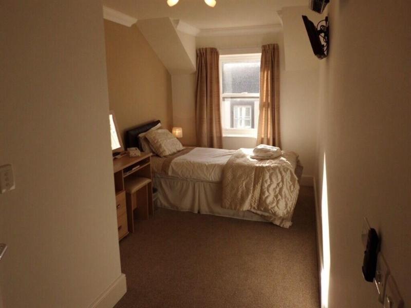 The Golden Lion Hotel - Oda