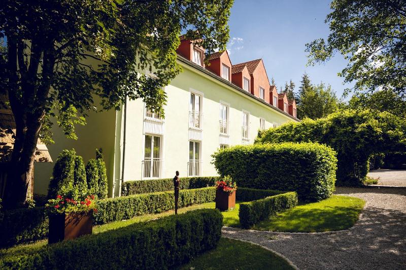 Schlosshotel Neufahrn - Genel