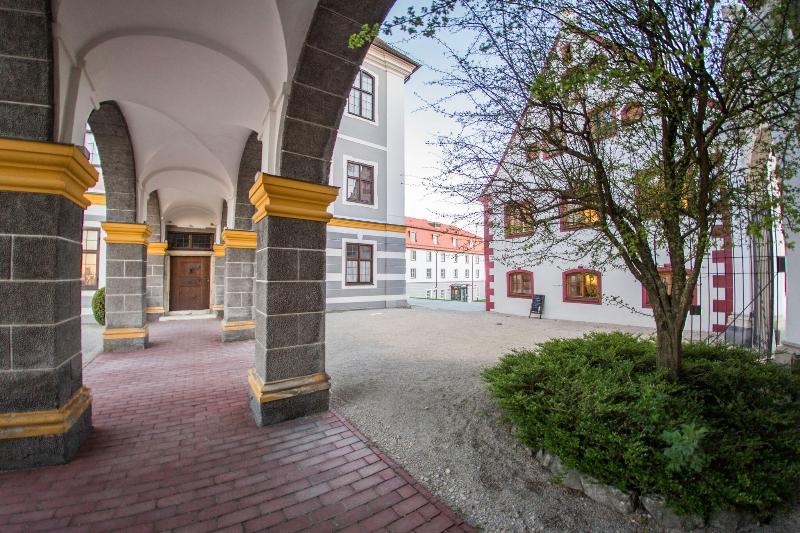 Hotel Schloss Leitheim - Genel