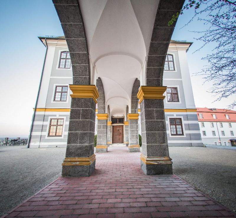 Hotel Schloss Leitheim - Genel