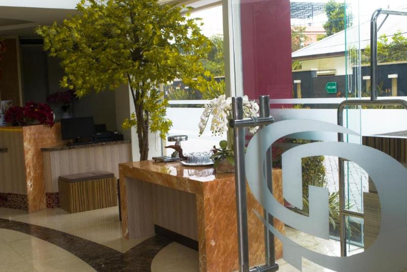 Grand Parama Hotel - Lobi