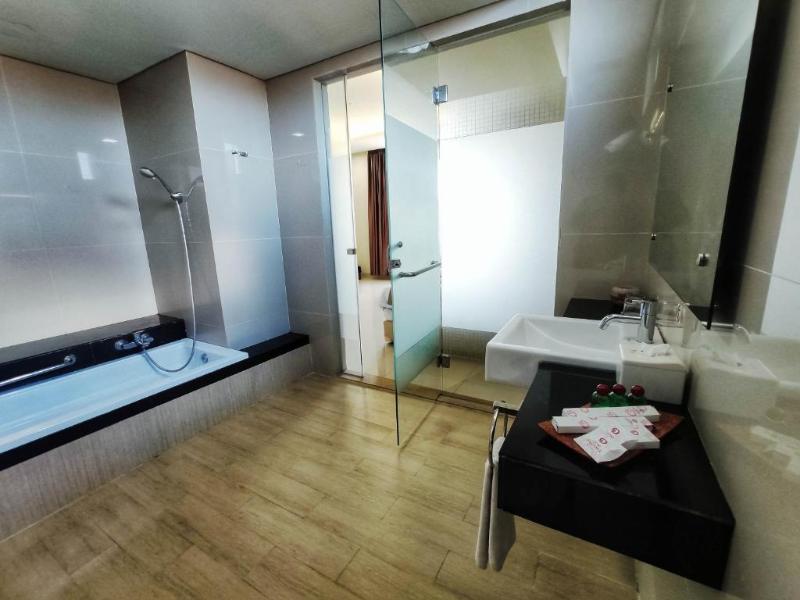 Grand Parama Hotel - Oda