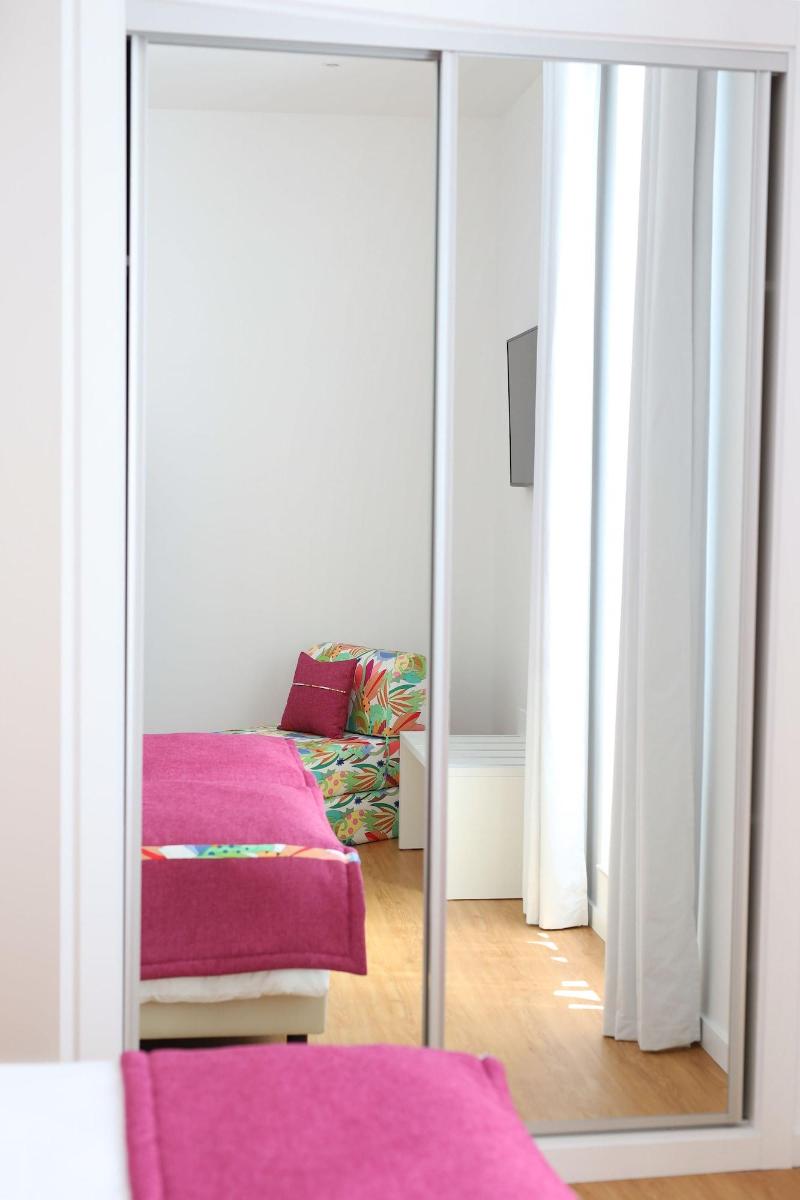 Glass Boutique - Rooms & Suites - Oda