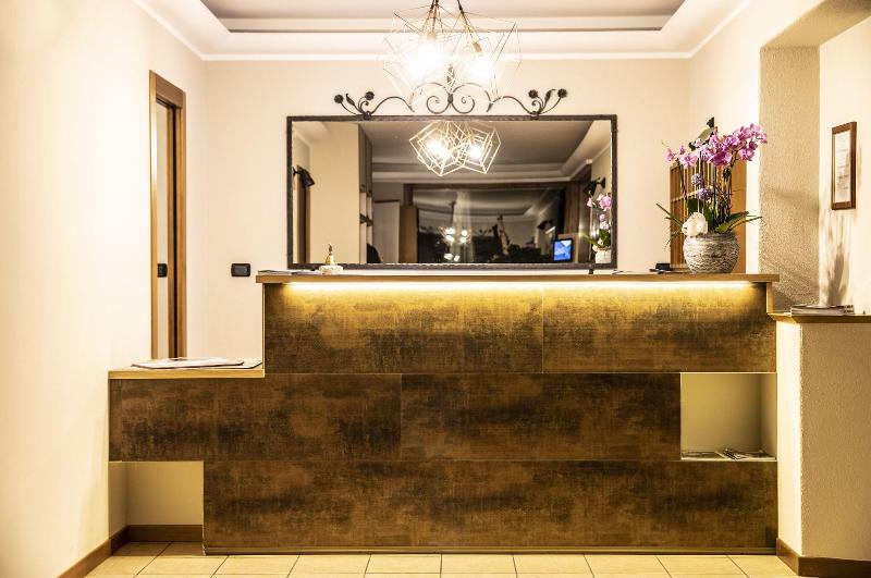 Hotel Piuro - Lobi