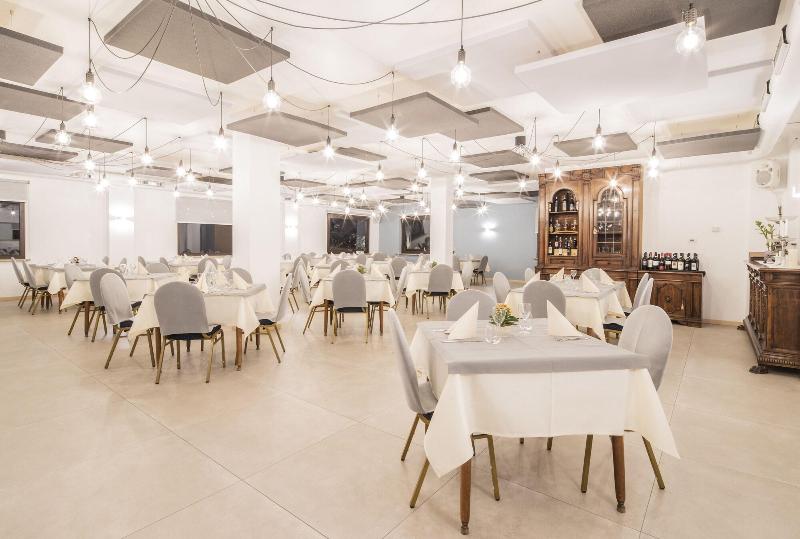 Hotel Piuro - Restoran