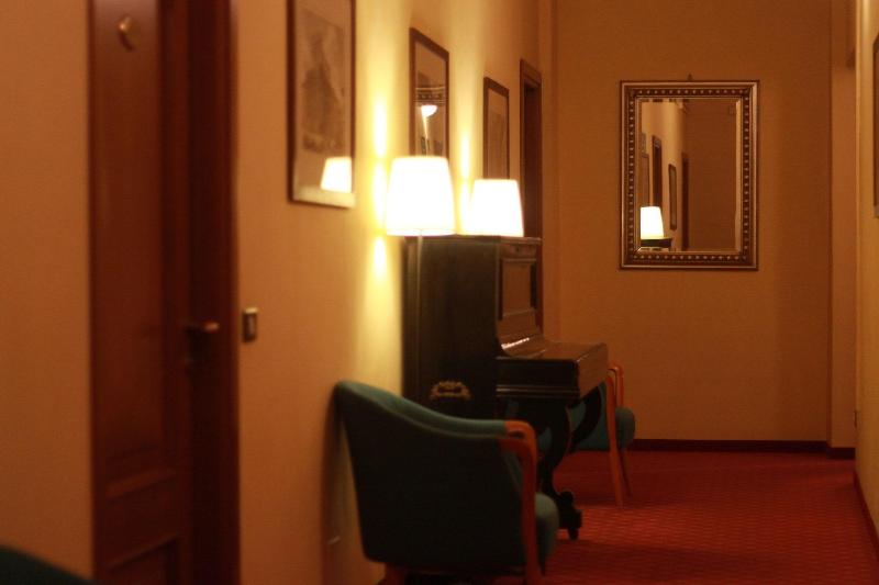 Hotel Portici - Lobi