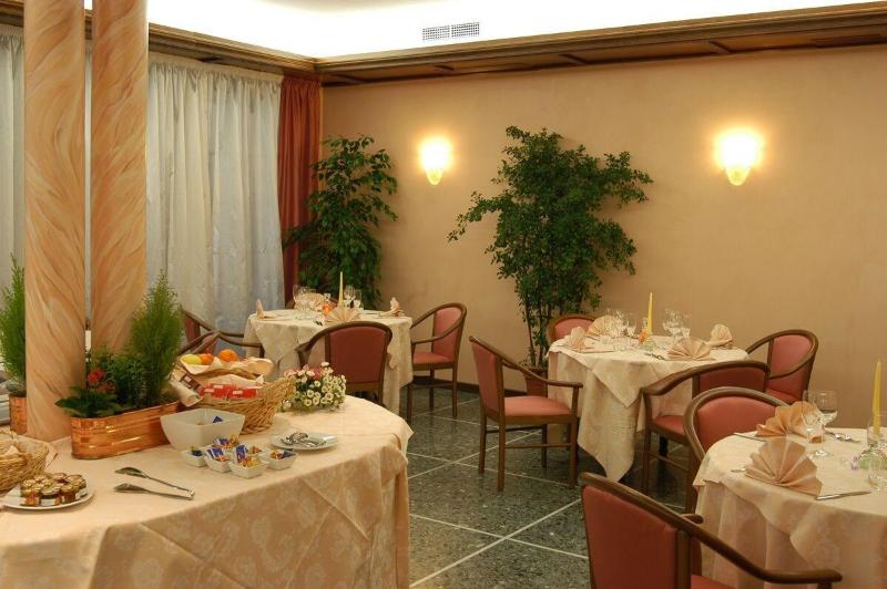 Albergo Ristorante Flora - Restoran