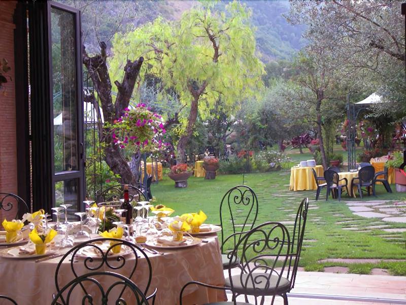 Al Poggio Di Casalucense - Restoran