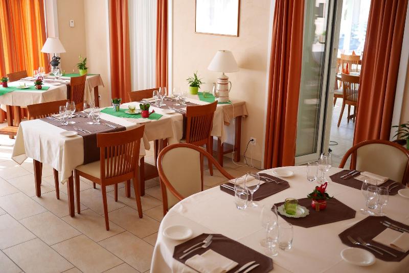Auberge Aux Deux Sapins - Restoran