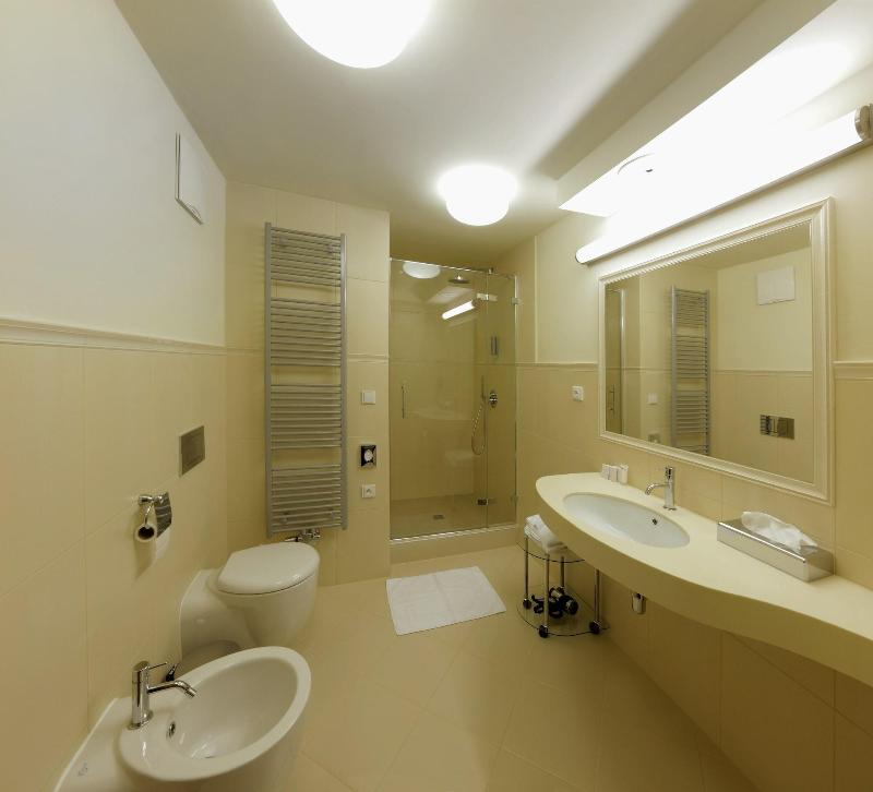Esmarin Wellness Hotel - Oda