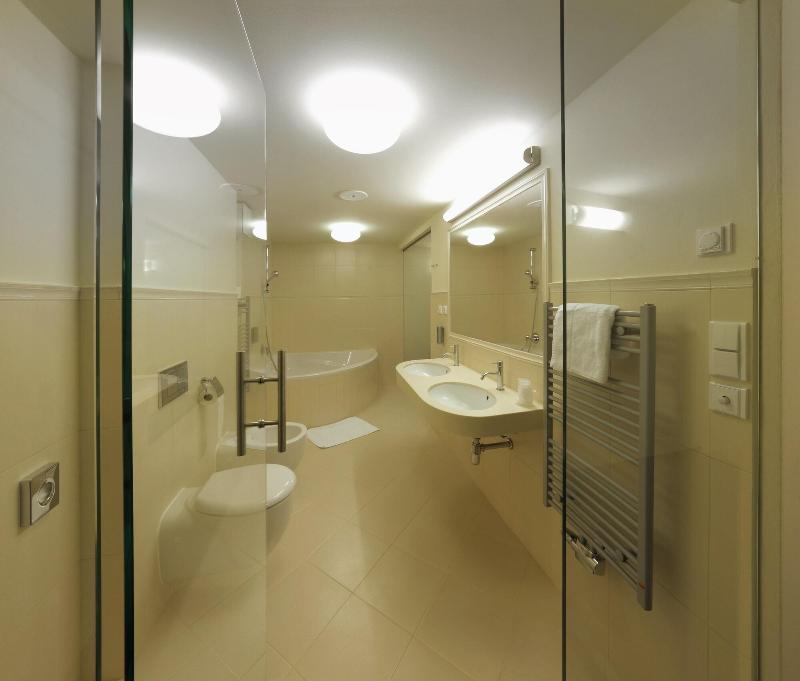 Esmarin Wellness Hotel - Oda