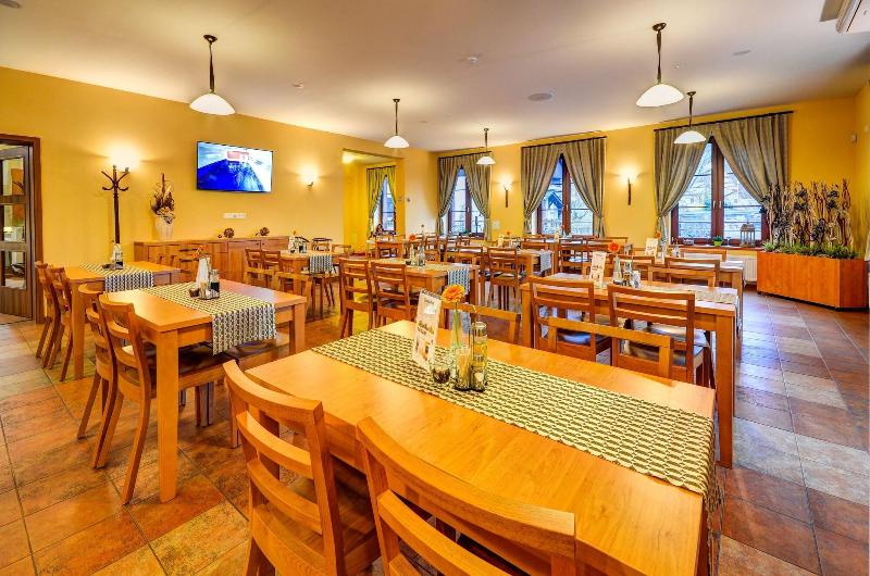 Hotel TOÄ - Restoran