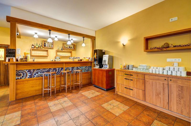 Hotel TOÄ - Restoran