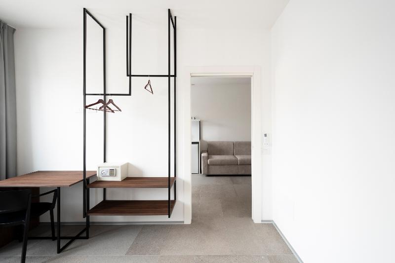 Alkamuri Posh Hotel & Spa - Oda