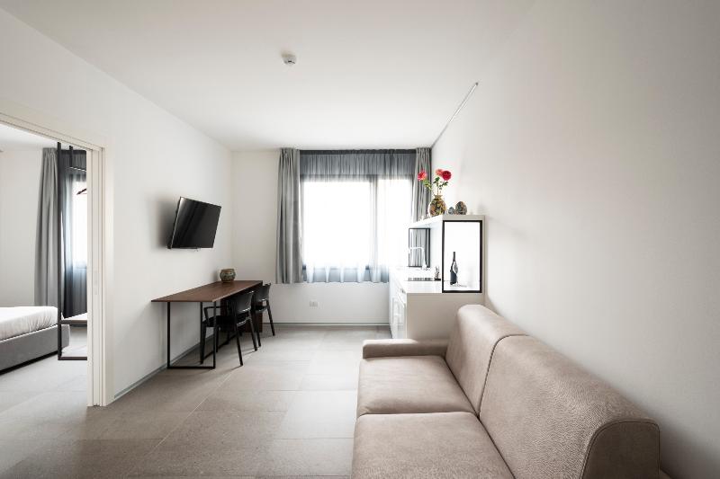 Alkamuri Posh Hotel & Spa - Oda