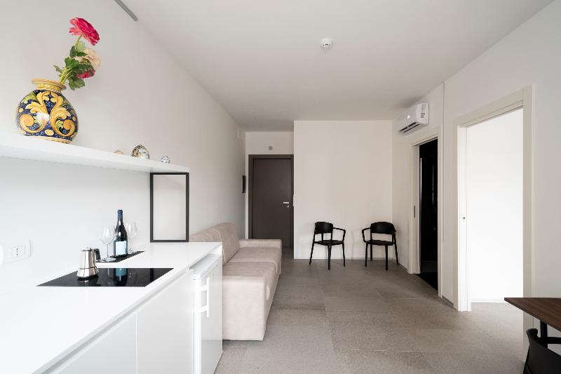 Alkamuri Posh Hotel & Spa - Oda