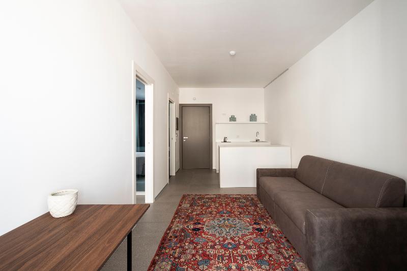 Alkamuri Posh Hotel & Spa - Oda