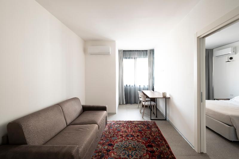 Alkamuri Posh Hotel & Spa - Oda