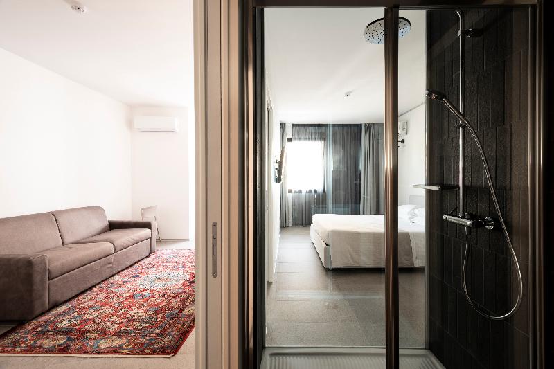 Alkamuri Posh Hotel & Spa - Oda