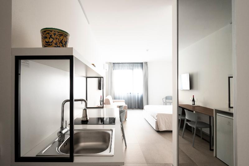 Alkamuri Posh Hotel & Spa - Oda