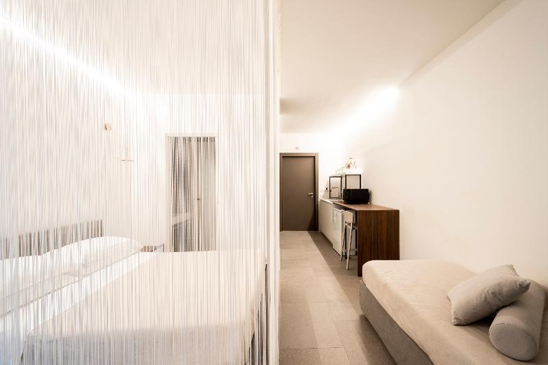 Alkamuri Posh Hotel & Spa - Oda