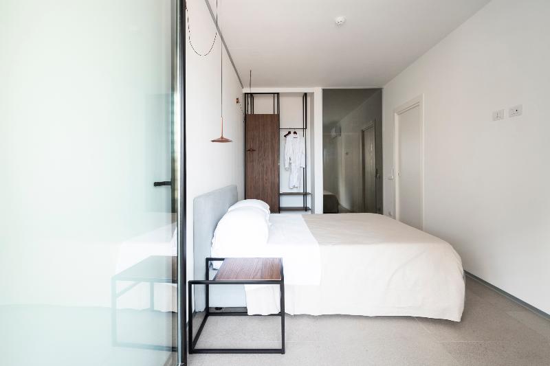 Alkamuri Posh Hotel & Spa - Oda