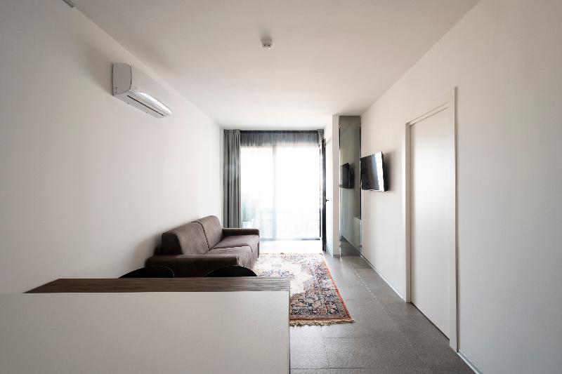 Alkamuri Posh Hotel & Spa - Oda