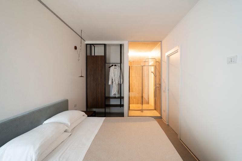 Alkamuri Posh Hotel & Spa - Oda