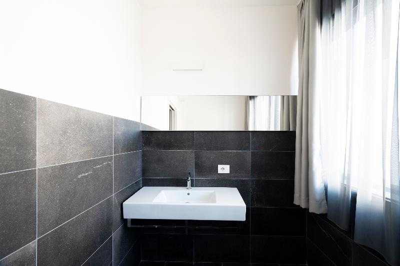 Alkamuri Posh Hotel & Spa - Oda