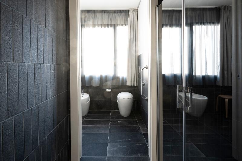 Alkamuri Posh Hotel & Spa - Oda