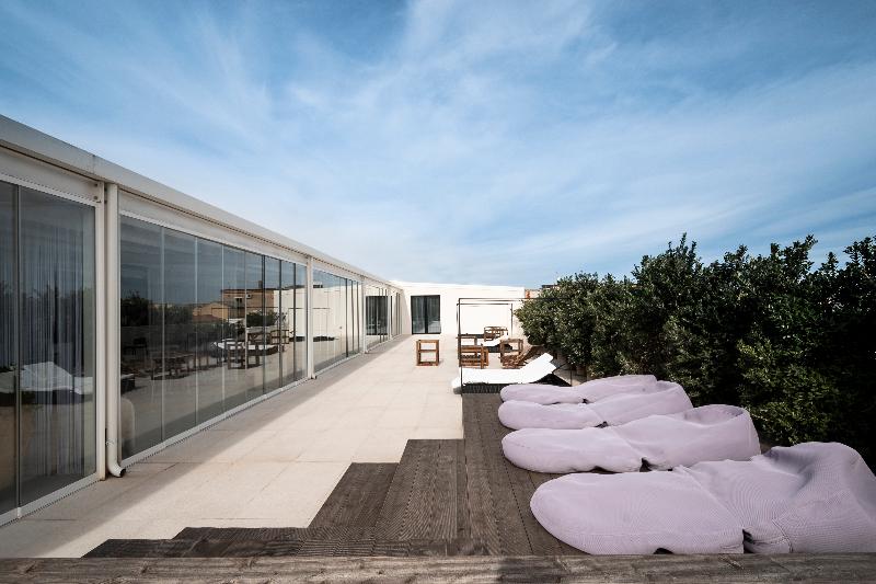 Alkamuri Posh Hotel & Spa - Teras