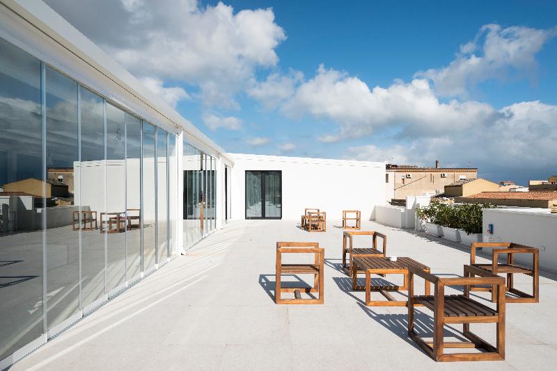 Alkamuri Posh Hotel & Spa - Teras